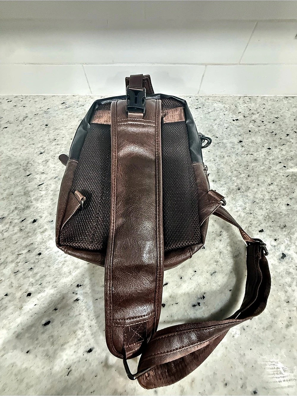 Men's Two-Tone Leather Sling Backpack in Black & Brown - Picture 3 of 6